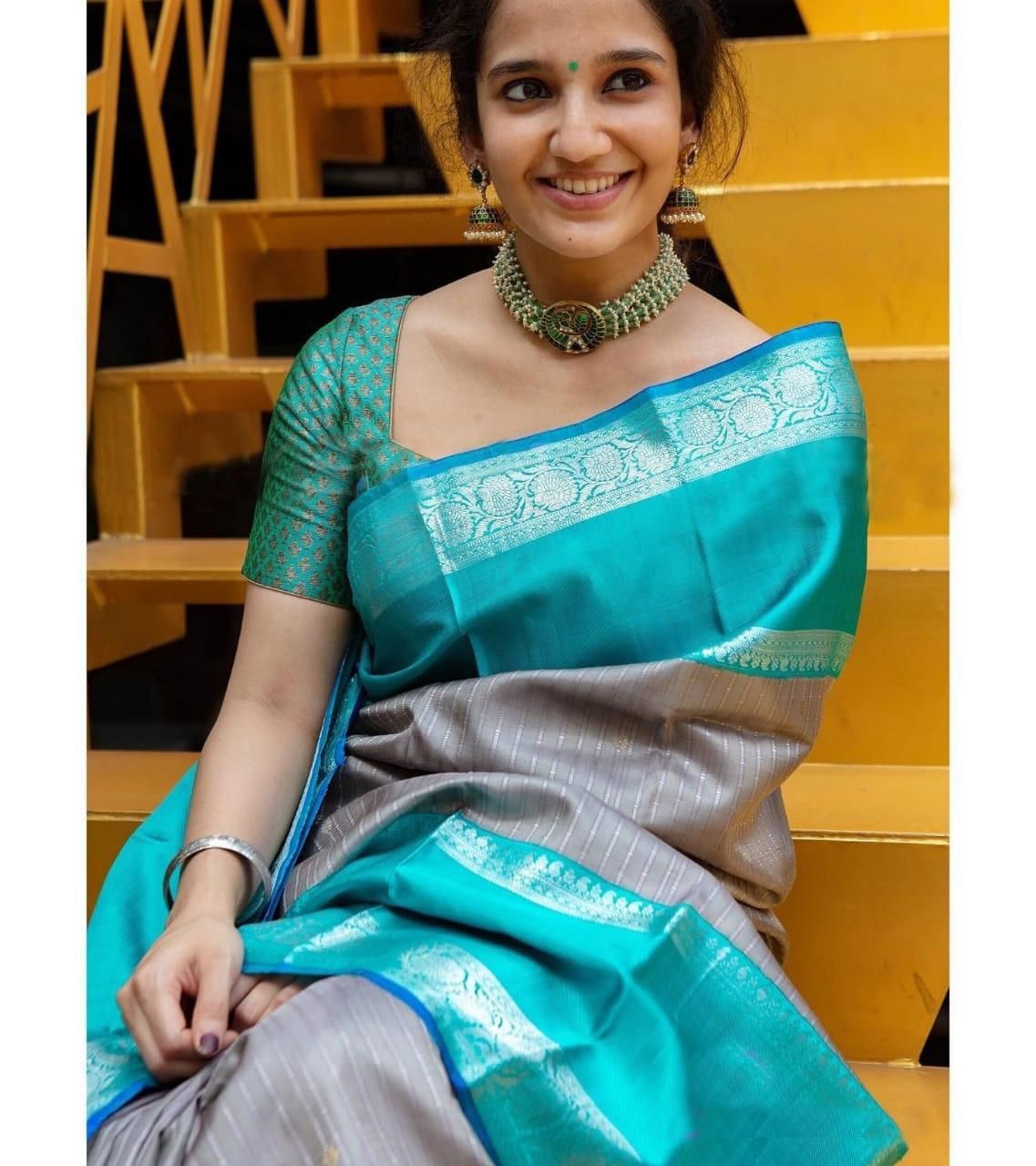 Elegant Jacquard Woven Litchi Silk Saree Roposo Clout