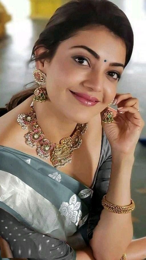 Gorgeous  Jacquard Weaving Banarasi Silk Blend Sarees Roposo Clout